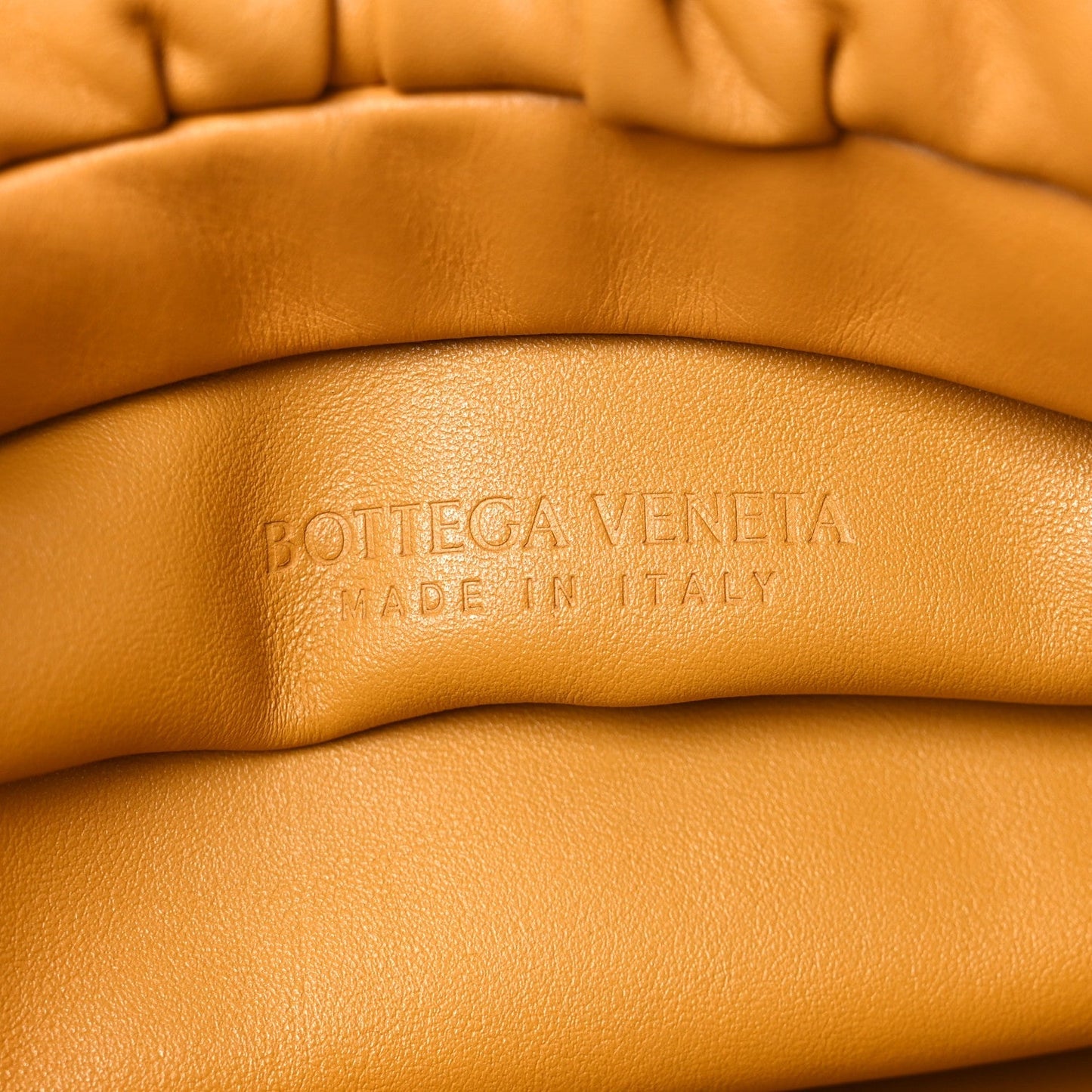 Calfskin The Pouch Chain Cammello