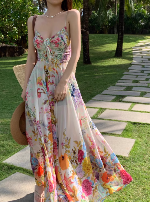 Beautiful little skirt for vacation, high-end floral suspender dress, fairy temperament long skirt 2025 R0480