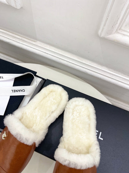CC 25K Double C Pearl Fur Slippers Brown White Calfskin Shearing 586999