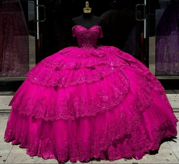 Luxury Red Quinceanera Dress with Crystal Beading Lace Appliques Sweet 16 15 Ball Gown