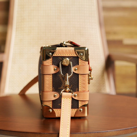 L V Side Trunk handbag M46815