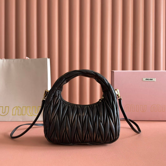 Wander Matelassé Hobo Bag 20cm Black Nappa Leather