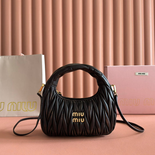 Wander Matelassé Hobo Bag 20cm Black Nappa Leather