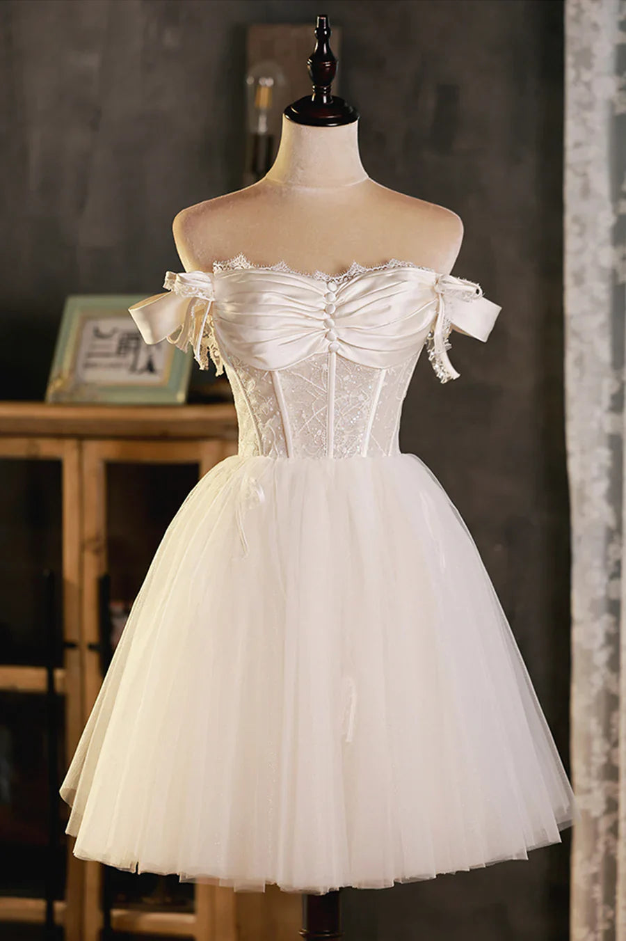 A-Line Tulle Short Prom Dress, Cute Champagne Off the Shoulder Party Dresses TP897