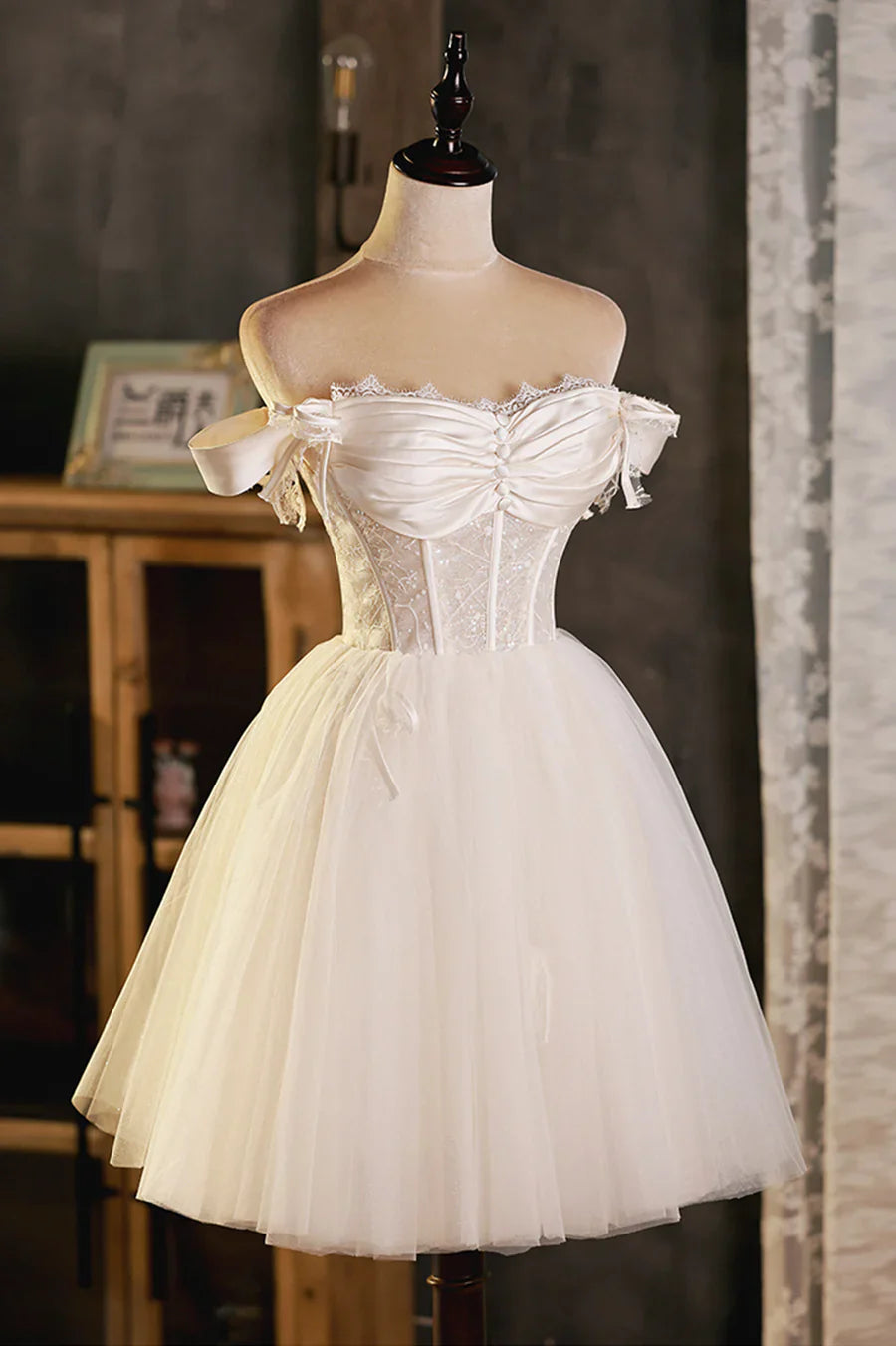 A-Line Tulle Short Prom Dress, Cute Champagne Off the Shoulder Party Dresses TP897