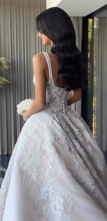 Pretty Wedding Dress Ball Gowns Square Neck Lace White Wedding Dresses Bridal Gown