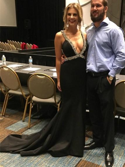 omberprom A-line Deep-V Sweep Train Satin Black Simple Prom Dresses Sexy Evening Dress Party Dress