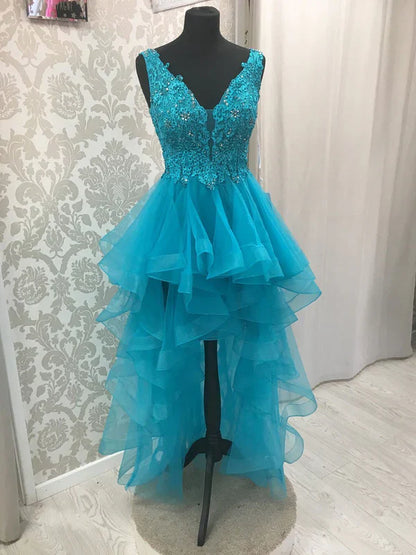 Charming Tulle V-neck Neckline Hi-lo Length A-line Prom Dresses With Beaded Appliques Homecoming Dresses Wholesale