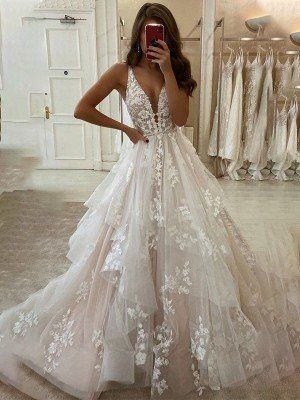 Ball Gown Long Sleeves Tulle V-neck Court Train Party Dresses C1174